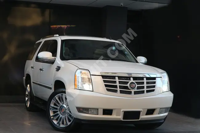 2007 ESCALADE 6.2 V8, 22-inch rims, heating, cooling, multimedia navigation system