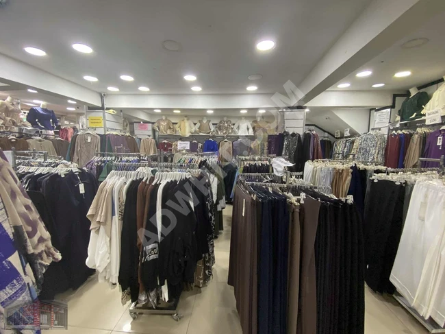 Shop for sale with an area of 110 square meters on the walkway road.