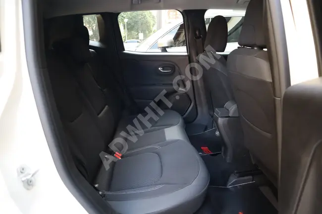 سيارة JEEP RENEGADE LIMITED موديل 2020 بمسافة 11.000 كم - بدون طلاء - متابع للمسار