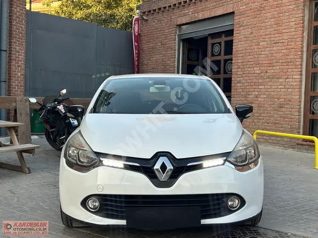 سيارة Renault CLİO İCON  موديل 2015   ديزل / مرآة قابلة للطي / 120,000 كم / نظام ملاحة