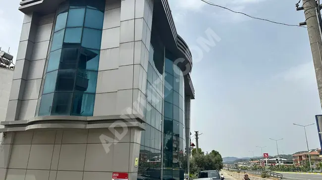 A full building for rent consisting of 4 floors on the ÇANAKKALE highway in ALTINOLUK, covering an area of 355 square meters.