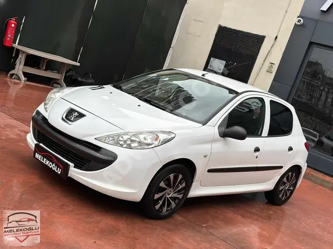 2011 - PEUGEOT 206 - بدون سجل اضرار - و بدون عيوب - من المالك الأول - كاملة المواصفات