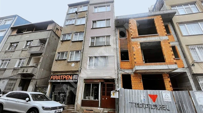 Building for sale in Zeyrek neighborhood in Fatih