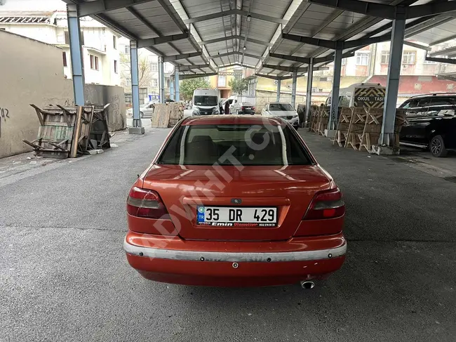 سيارة Volvo S40/1.6 موديل 2000