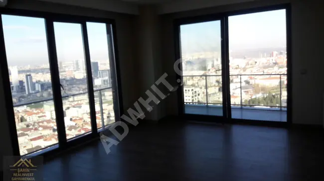 Empty apartment 2+1 with a pool, parking, and security in a residential complex REFERANS GÜNEŞLİ RESIDENCE