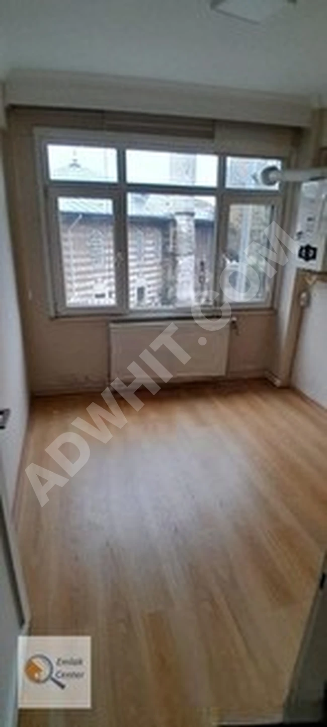 1+1 apartment for sale, 60 square meters, on the second floor, in the center of Fatih Çapa - from EMLAK Center