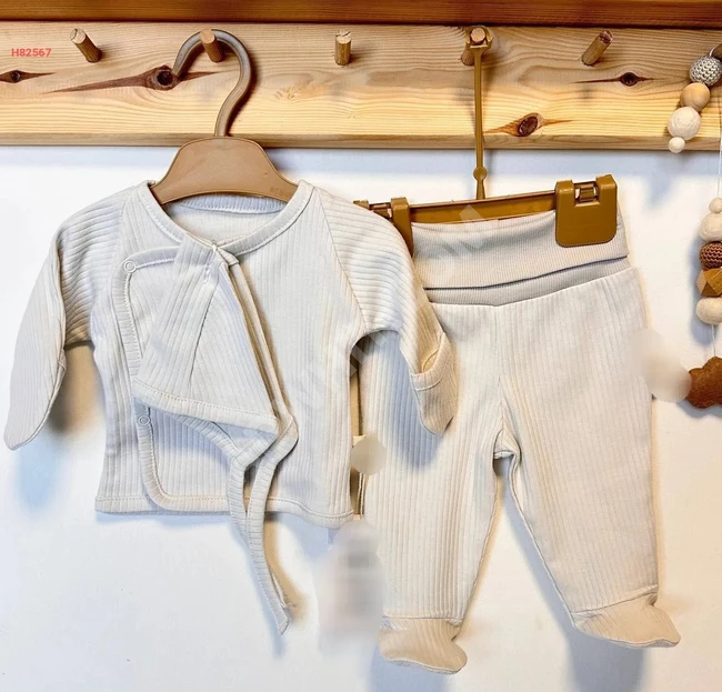 Baby pajamas with long sleeves