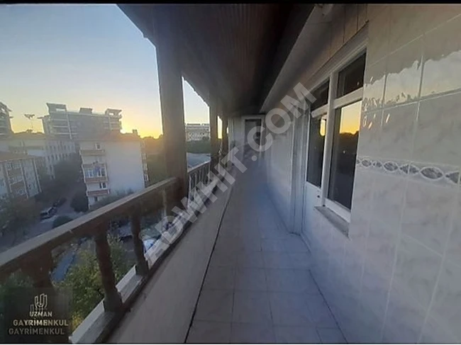 2+1 apartment with a sea view and close to the city center in Avcilar.