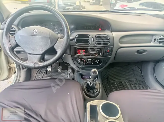 سيارة RENAULT   MEGANE 1  موديل 2001  محرك بنزين و  LPG   صمام محرك مرغوب بمكيف هواء