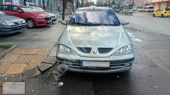 سيارة RENAULT   MEGANE 1  موديل 2001  محرك بنزين و  LPG   صمام محرك مرغوب بمكيف هواء