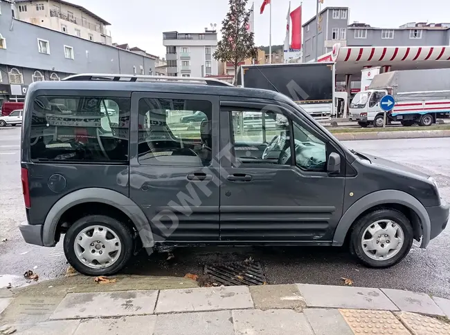 Ford Tourneo Connect 2012 model with low mileage of 190,000, full clean package.