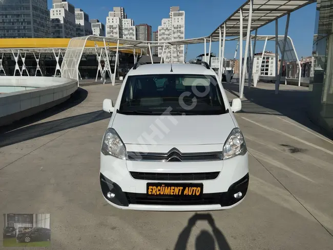 CITROEN BERLINGO 1.6HDI MULTISPACE 2018 - Very clean, with 113 thousand km on the odometer, loan available for 400 thousand.