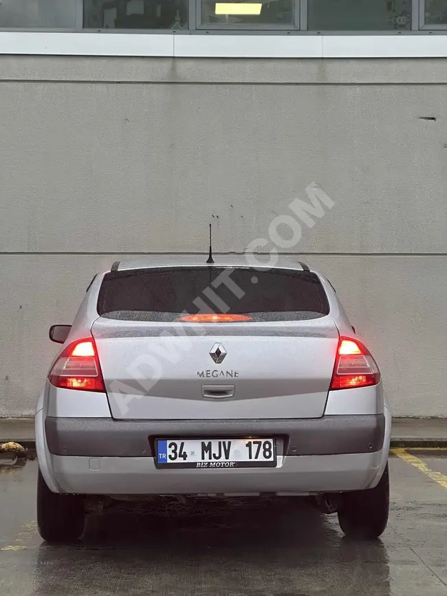 2009 - Renault MEGANE 2 - ناقل حركة العادي - محرك بنزين و غاز - نظيفة