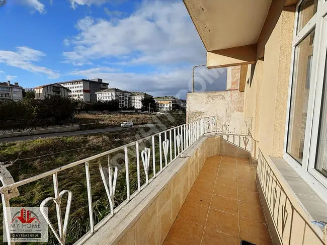 A building consisting of 5 floors with a sea view and a land ownership deed for sale in Büyükçekmece.