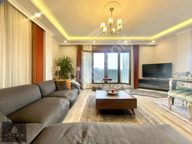 Luxury apartment 2+1 with an area of 115m² on the third floor for rent in Zuhuratbaba from Atlas.