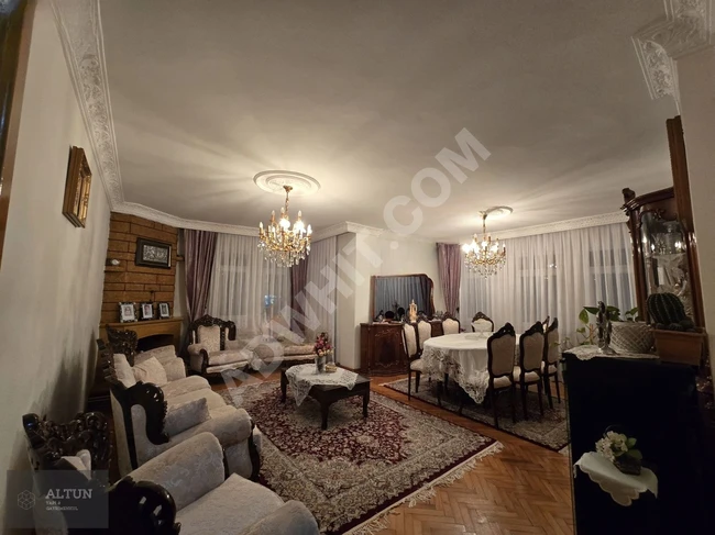 Apartment for sale 3+1 in an old building, 170 meters front-facing on AVCILAR Beach Road