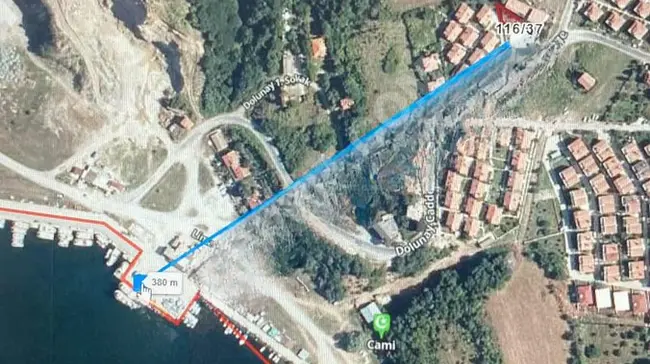 A land with an area of 270 square meters above the port with a building permit.