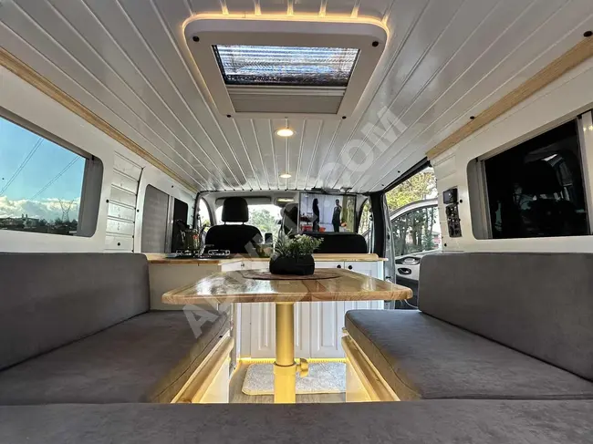 Solar-powered caravan equipped with WEBASTO, TV, awning MOTOKARAVN