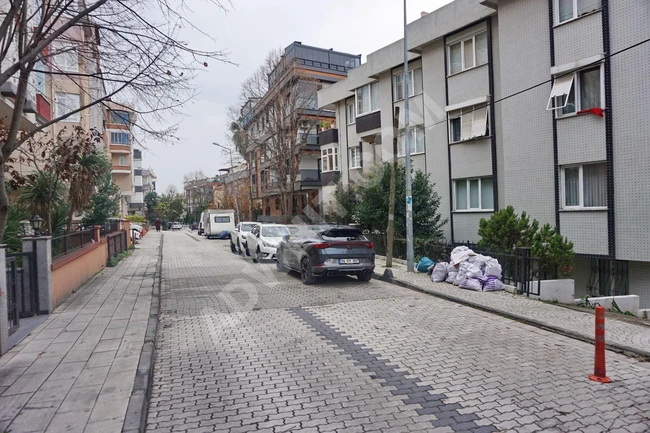 Meral R1801 Yeni 22 Yaş 4 Katlı Asansörlü Otoparklı Binada Geniş 3+1 Ara Kat