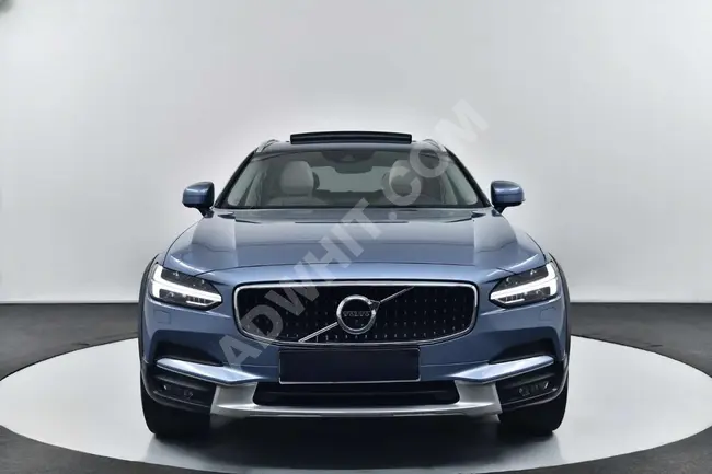 سيارة VOLVO V90 CROSS COUNTRY موديل 2020   بدون عيوب منF5 MOTORS