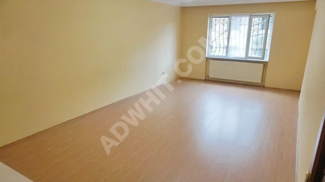 3+1 on the middle floor, 22 years old, in a 4-story building with an elevator and a large parking area - Meral R1801