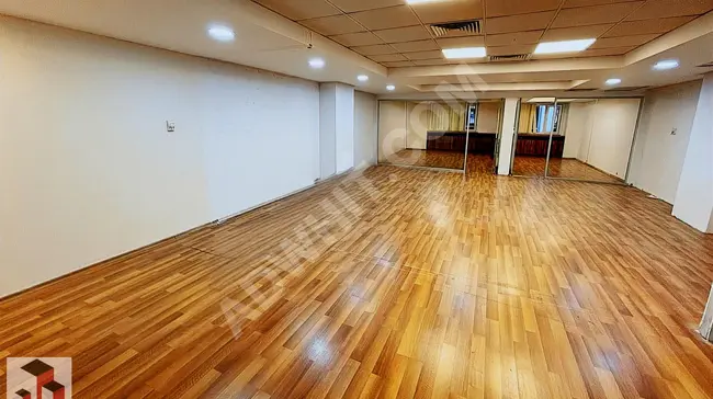 180m2 spacious office with decor for rent in Maslak Noramin Plaza.