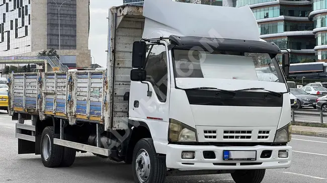 شاحنة ISUZU NQR موديل 2007 - صندوق خشبي