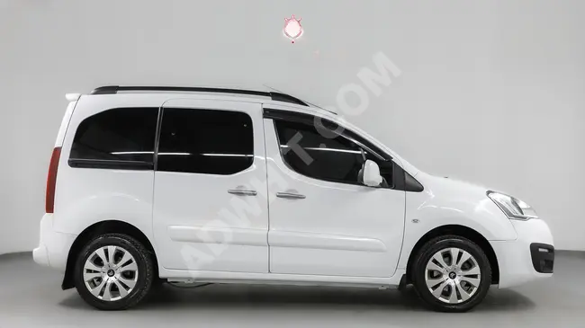 ميني فان Citroen Berlingo موديل2017 /بدون خطأ/شاشة واسعة/باب منزلق مزدوج/بلوتوث/جنط معدني