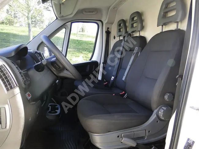 فان DUCATO 17 M3  موديل 2022 مع صندوق تبريد ورافعة لحم