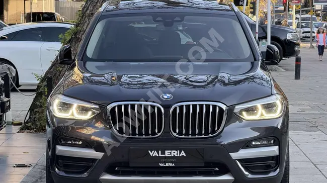 Bmw X3 20i sDrive X Line  شاشةNbt - سقف زجاجي - جلد بني - بدون طلاء