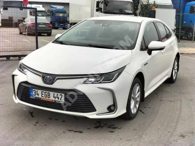 TOYOTA COROLLA 1.8 HYBRID model 2021, DREAM, mileage 70,000 km, completely clean