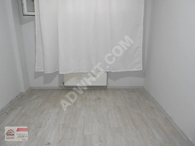 2+1 apartment with an area of 80m2 with a new combi heating system inside, half-basement in the Altıntepsi neighborhood in Bayrampaşa.