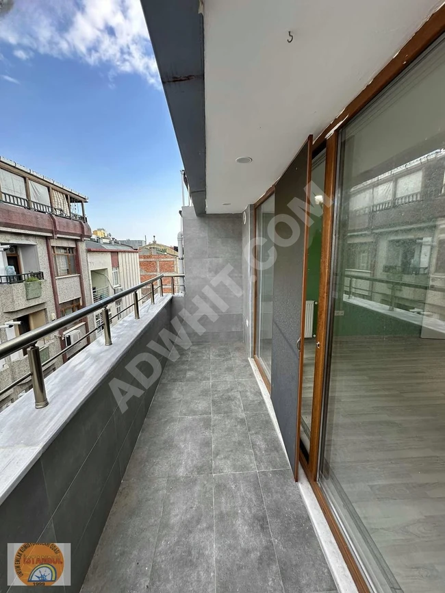 Building for sale in BAKIRKÖY near the beach, 4 years old