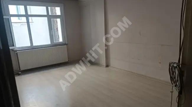 Apartment for rent with an area of 100 square meters near the tram in Zeytinburnu.