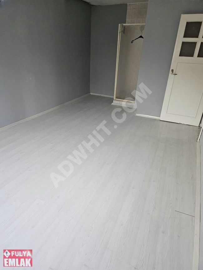 2+1 apartment for sale on Bıldırcın Street, fifth floor, with a terrace. Clean, from Fulya Emlak.