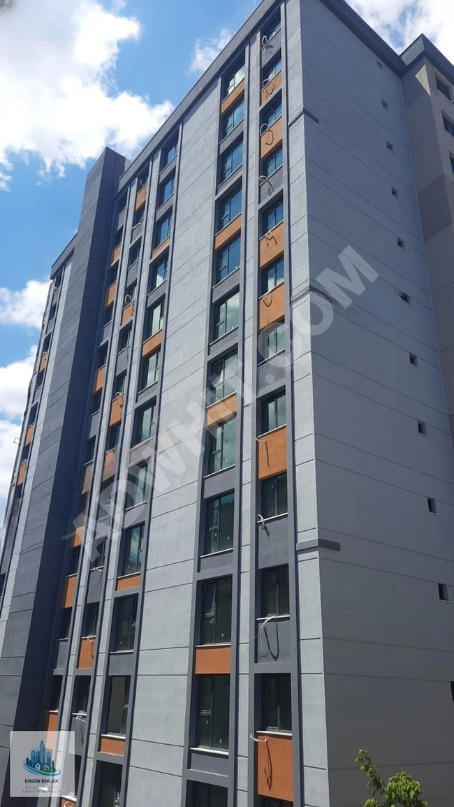 An empty apartment with a floor ownership deed, located 10 minutes away from the Levent and 4th Levent areas.