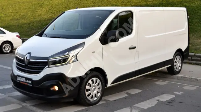 Renault Trafic موديل  2019 شاسيه طويل 124 ألف كم من المالك الأول مع فاتورة بنسبة 20% بدون طلاء من DADAŞ