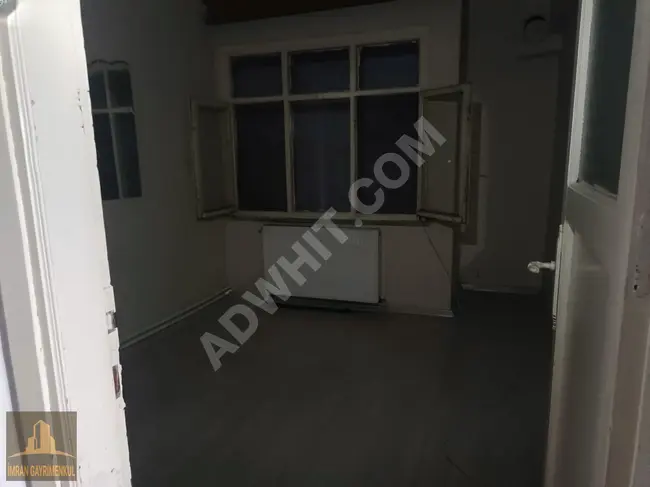 Apartment for rent with an area of 100 square meters near the tram in Zeytinburnu.