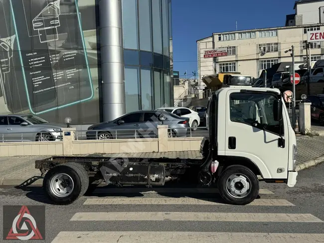 ISUZU NPR 8 chassis, 2011 model with 190,000 km mileage from AZIZ