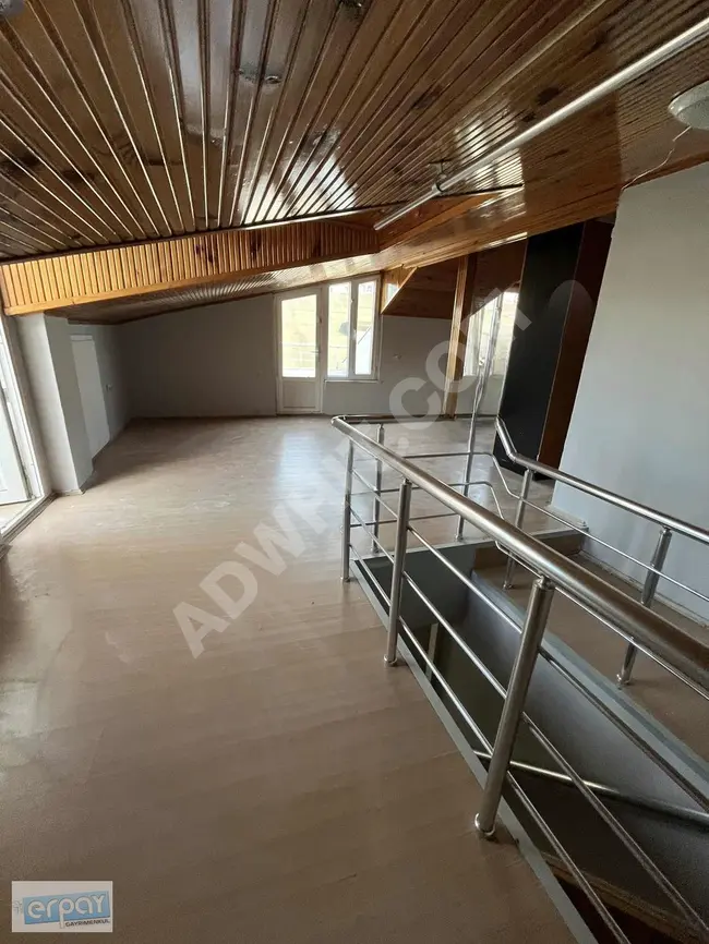 For sale: Duplex with an area of 180 square meters, equipped with an elevator, by ERPAY Real Estate.