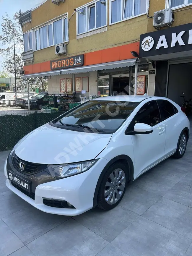 سيارة HONDA CİVİC HB 1.6 İ-DTEC SPORT موديل 2013 مع إمكانية قرض