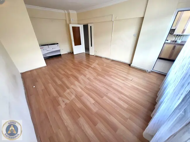 Apartment for rent 2+1 on the fourth floor with an area of 90 square meters located near the metro at a distance of 100 meters in İSKİ BLOKLARI.