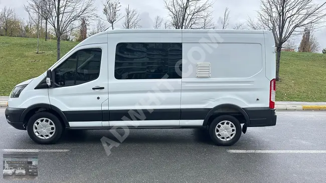 فان Ford Transit موديل 2018 - بمسافة 60 ألف كم - 5+1 حزمة كاملة مع شاشة