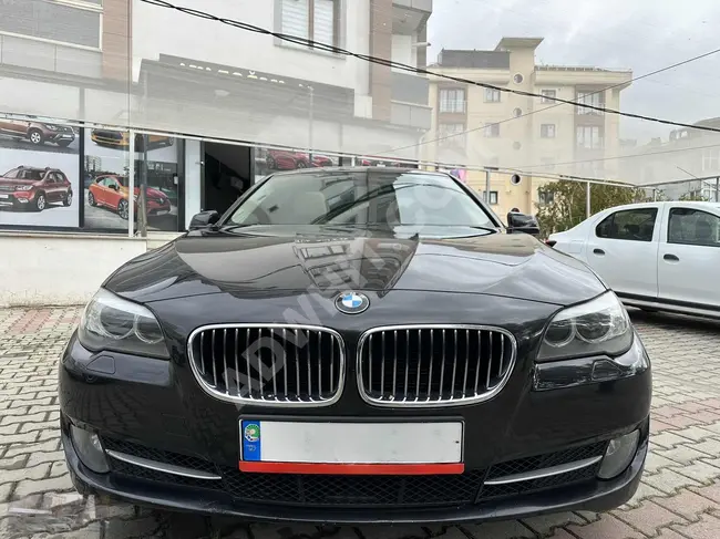 HATASIZ BOYASIZ TRAMERSİZ BMW 5.20 D+VAKUM+NBT+SUNROOF+ FULLL