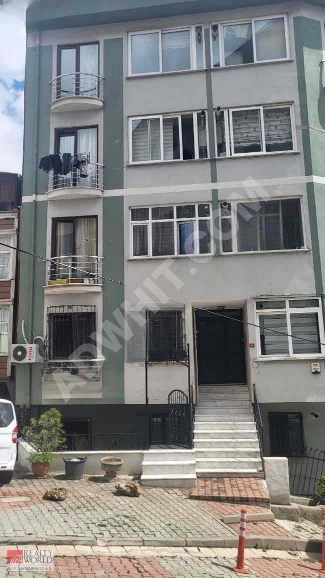 3+1 duplex apartment with an area of 140 square meters in the Kağıthane Merkez neighborhood.