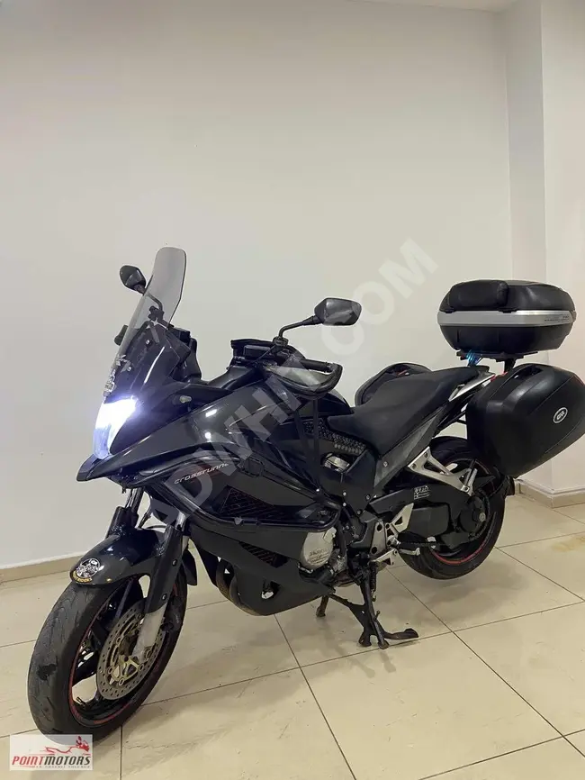 Honda VFR 800 X Crossrunner بنظافة لا مثيل لها مع خيارات التقسيط والتبادل من Point motors