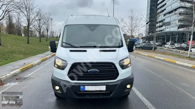 فان Ford Transit موديل 2018 - بمسافة 60 ألف كم - 5+1 حزمة كاملة مع شاشة