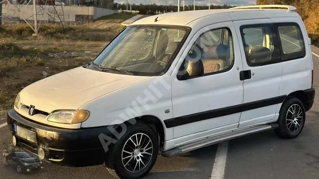 Peugeot - موديل 2002 - باب جرار - مكيف هواء -نظيفه جداً