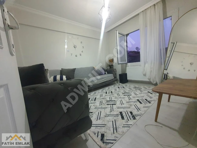 2+1 apartment on a middle floor for sale in ÜSKÜDAR VALİDE ATİK.