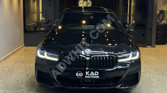 BMW 5 Serisi 520i / ليزر / ذاتي / SHADOW  / ابواب شفط / بدون عيوب من KAD MOTORS